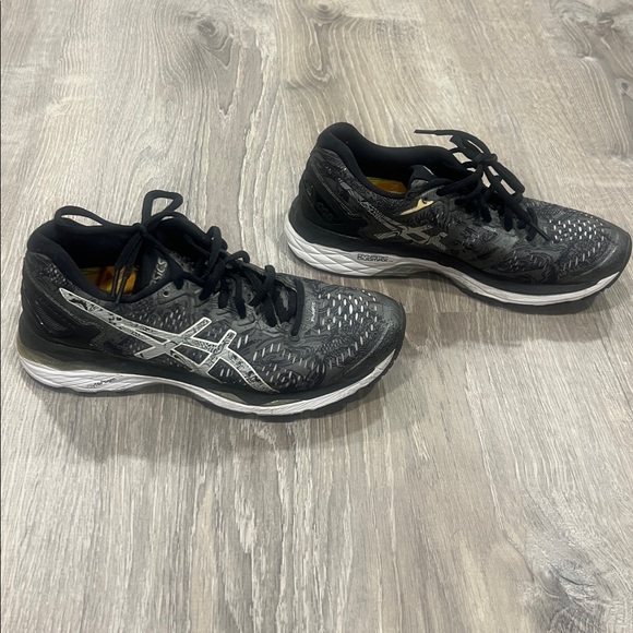 ASICS FluidFit  Woman Black and Gray Athletic Shoes - Picture 1 of 4